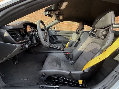 Certified 2025 Porsche 911 GT3 RS image 5