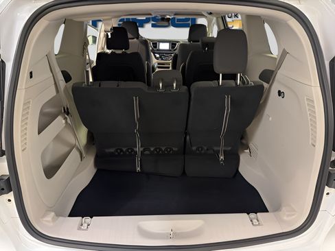 Used 2024 Chrysler Voyager LX FWD image 29