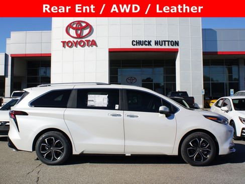 Used 2025 Toyota Sienna Platinum image 1
