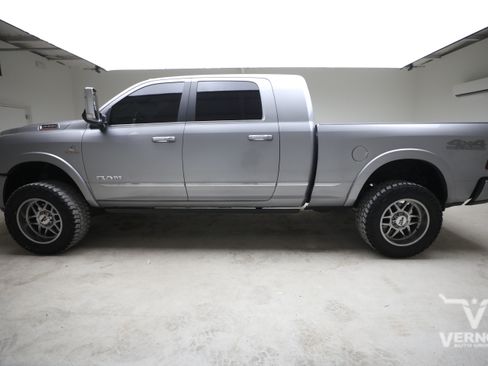 Used 2020 RAM 2500 Limited AWD/4WD image 2