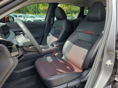 Used 2025 Nissan Kicks SR image 16