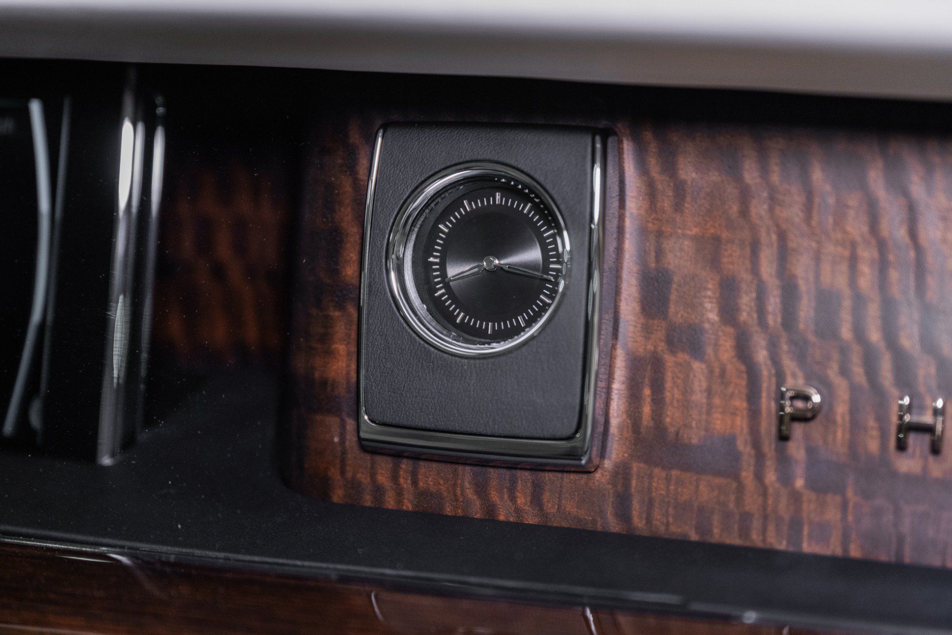 Used 2018 Rolls-Royce Phantom Sedan RWD image 47