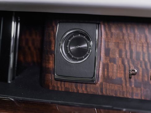 Used 2018 Rolls-Royce Phantom Sedan RWD image 47