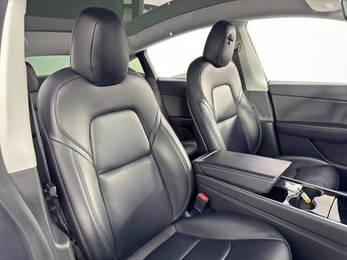 Used 2020 Tesla Model Y Long Range image 37