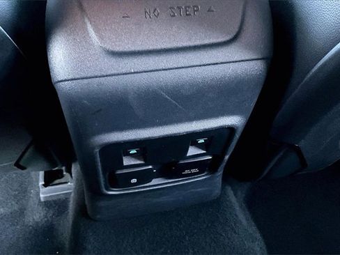 Used 2024 Ford Bronco Badlands image 10