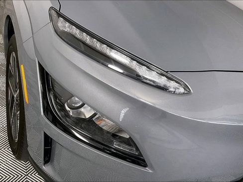 Used 2023 Hyundai Kona SE image 27