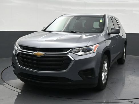 Used 2021 Chevrolet Traverse LS FWD image 9