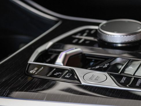 New 2026 BMW X5 xDrive50e w/ M Sport Package AWD/4WD image 22