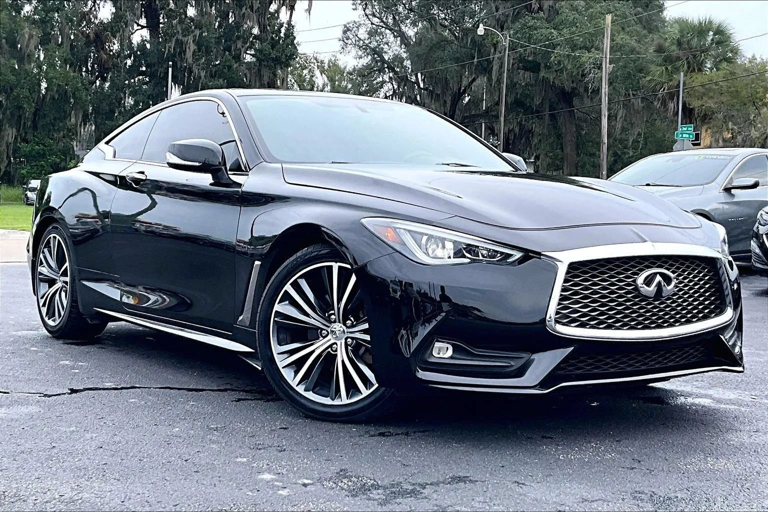 Used 2018 INFINITI Q60 3.0t Luxe RWD image 2