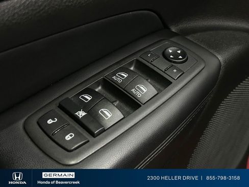 Used 2021 Jeep Grand Cherokee Laredo w/ Security & Convenience Group AWD/4WD image 18