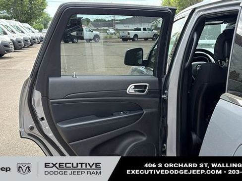 Used 2021 Jeep Grand Cherokee Laredo AWD/4WD image 20