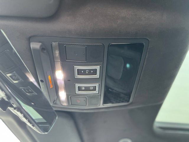 Used 2025 Land Rover Defender 110 V8 AWD/4WD image 22