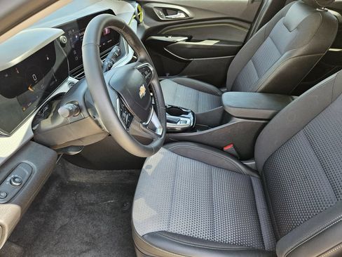 Used 2025 Chevrolet Trax LT w/ Driver Confidence Package FWD image 14