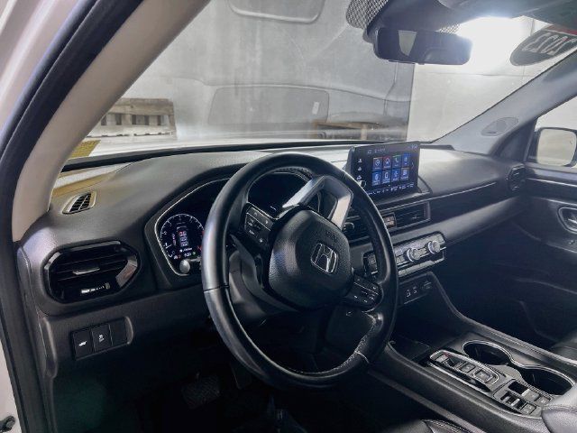 Used 2023 Honda Pilot Touring image 11