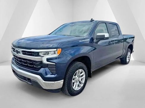 Used 2023 Chevrolet Silverado 1500 LT AWD/4WD image 3