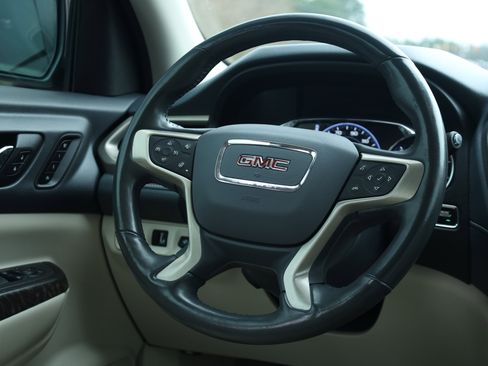 Used 2022 GMC Acadia Denali w/ Denali Ultimate Package image 7