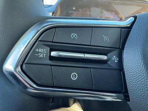 New 2026 Chevrolet Suburban Z71 image 12