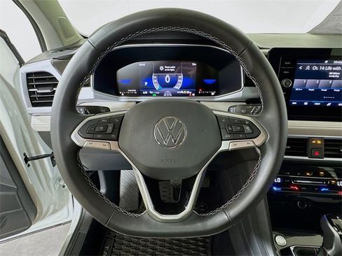 New 2025 Volkswagen Taos SE image 6