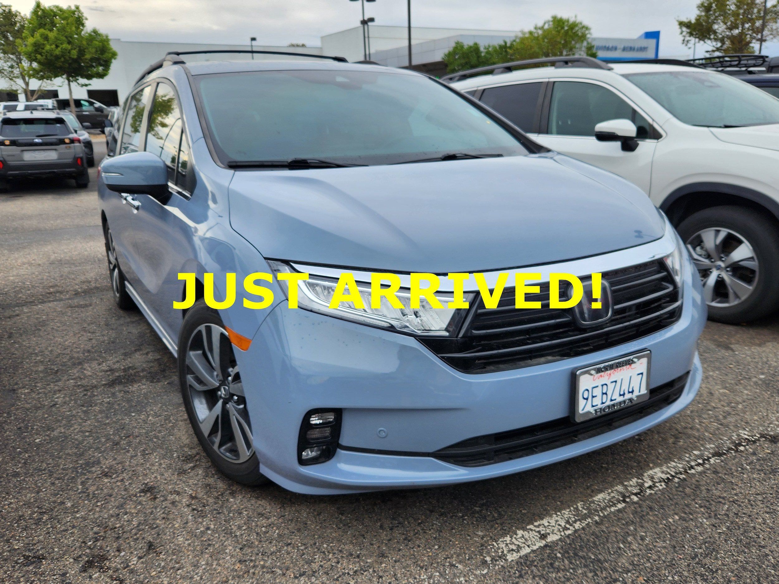 Used 2023 Honda Odyssey Touring image 2
