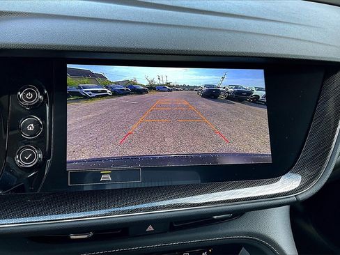 Used 2023 Buick Envision Essence image 21