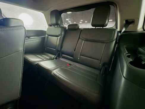 Used 2025 Ford Expedition Active image 30