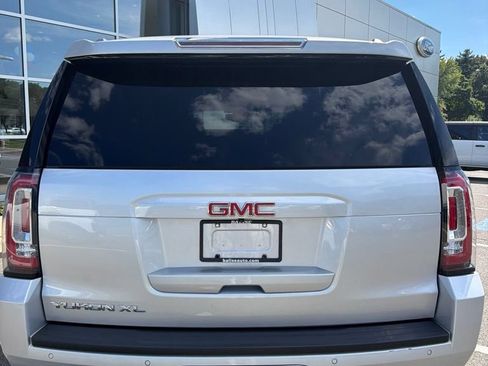 Used 2017 GMC Yukon XL SLT w/ HD Trailering Package AWD/4WD image 5