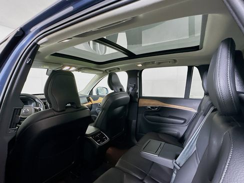 Used 2025 Volvo XC90 B6 Plus image 27