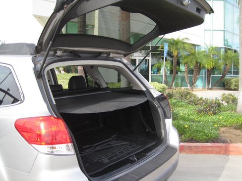 Used 2011 Subaru Outback 3.6R Limited image 5