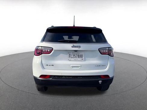 Used 2025 Jeep Compass Limited image 12