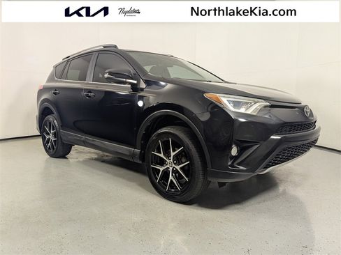 Used 2017 Toyota RAV4 SE image 1