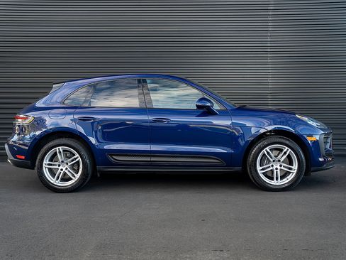 Certified 2025 Porsche Macan image 28