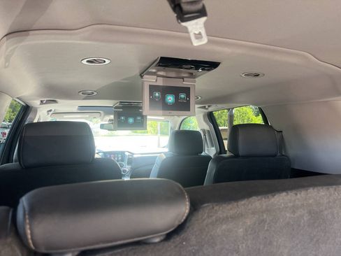 Used 2019 Chevrolet Suburban LT AWD/4WD image 37
