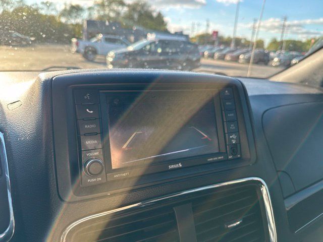 Used 2019 Dodge Grand Caravan SXT FWD image 17