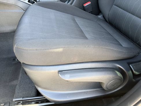 Used 2023 Hyundai Venue SE FWD image 19