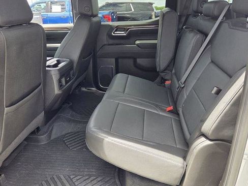 Used 2024 Chevrolet Silverado 1500 LT Trail Boss w/ Convenience Package II AWD/4WD image 10