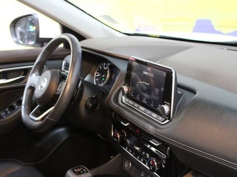 Used 2021 Nissan Rogue SV AWD/4WD image 10