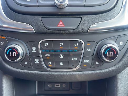 Used 2019 Chevrolet Equinox Premier AWD/4WD image 17