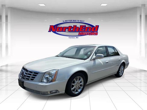 Used 2011 Cadillac DTS Luxury FWD image 7