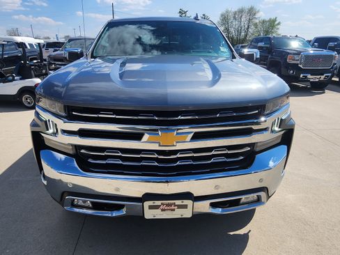 Used 2021 Chevrolet Silverado 1500 LTZ w/ Technology Package AWD/4WD image 2