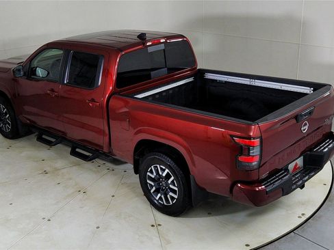 Used 2025 Nissan Frontier SL image 21