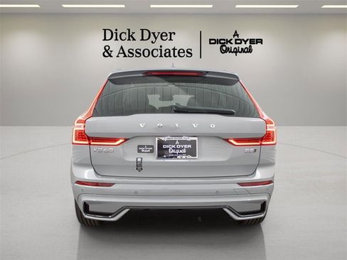 Certified 2025 Volvo XC60 B5 Plus w/ Protection Package Premier image 3