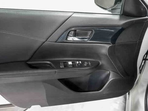 Used 2013 Honda Accord Sport image 21