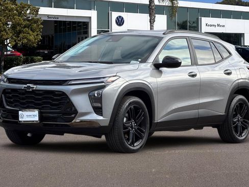 Used 2024 Chevrolet Trax ACTIV w/ Sunroof Package image 8