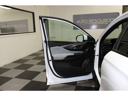 Used 2024 Buick Envista Preferred w/ Advanced Safety Package image 11