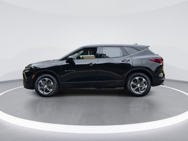 Used 2025 Chevrolet Blazer LT FWD image 5