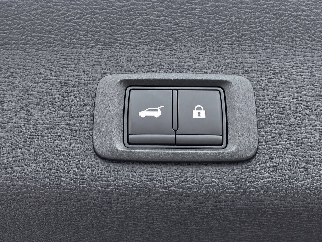 Used 2025 Mitsubishi Outlander SE AWD/4WD image 38