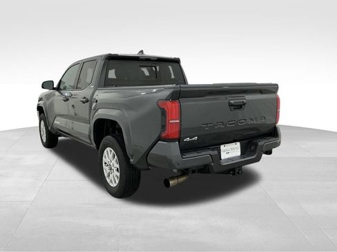 Used 2025 Toyota Tacoma SR5 w/ SR5 Upgrade Package AWD/4WD image 3