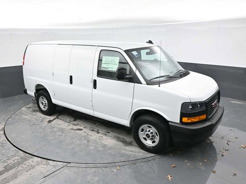 New 2025 GMC Savana 2500 w/ Driver Convenience Package image 30