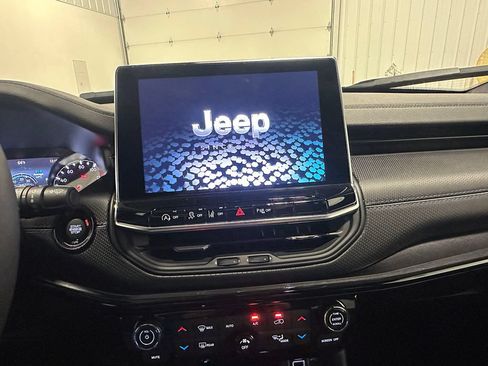 Used 2026 Jeep Compass Limited AWD/4WD image 31