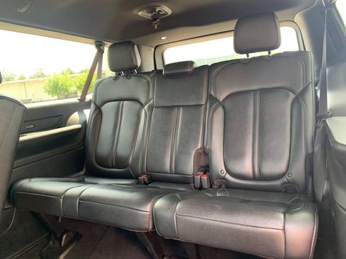 Used 2024 Jeep Wagoneer L Series II w/ Flexible Seating Group AWD/4WD image 11